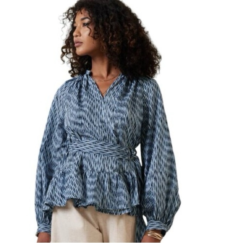Banana Republic Preppy blue and white pattern cotton blouse  belt size Large